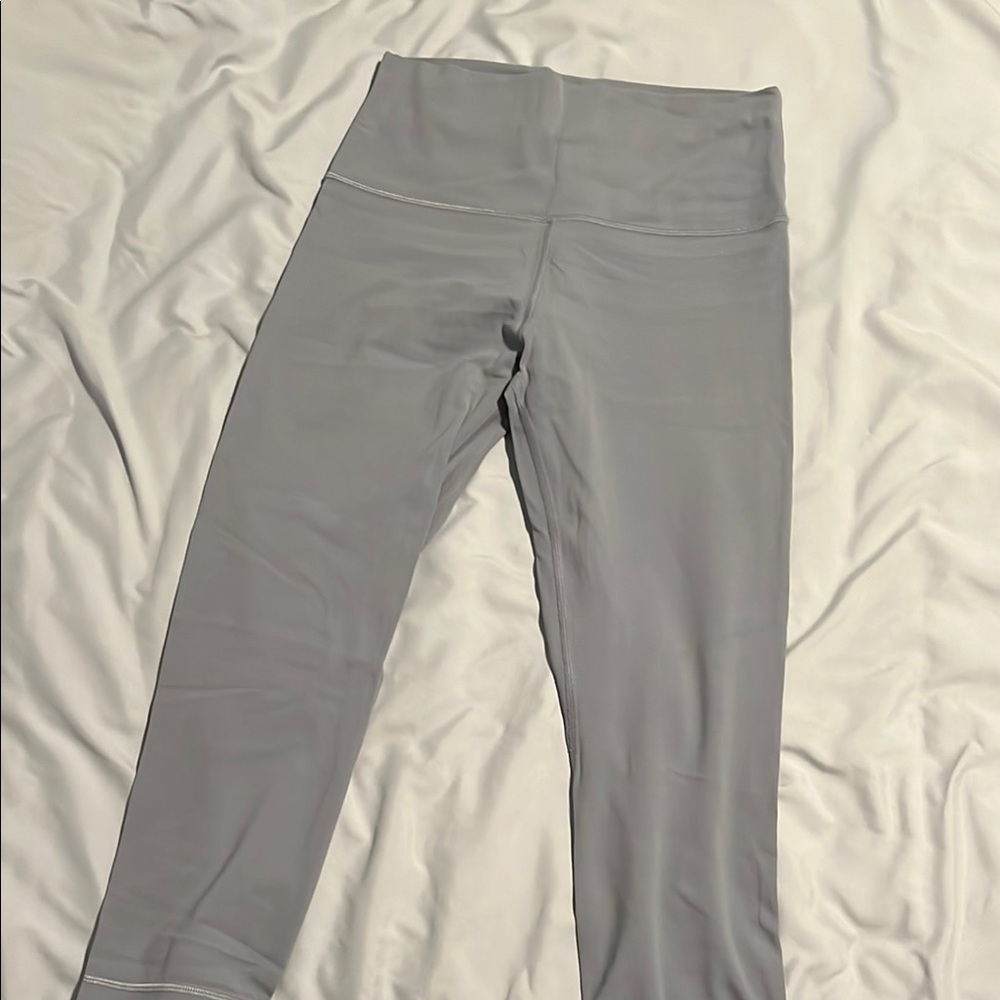 Lululemon cropped aligns